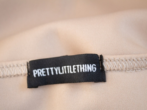 40/L Béžové šaty bez ramínek Prettylittlething