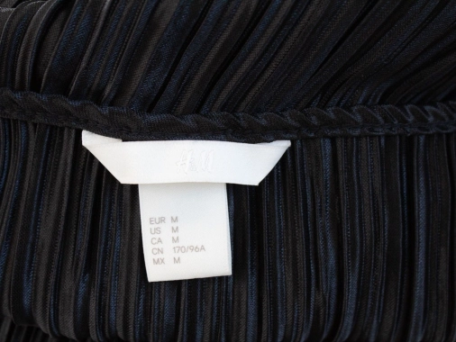 38 Nové dámské černé nežehlící nemačkavé šaty H&M