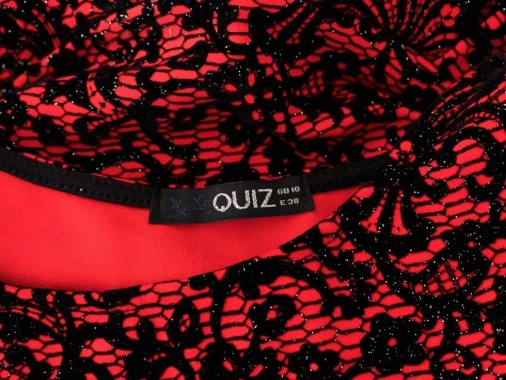 38/M Dámské červenočerné třpytivé šaty Quiz