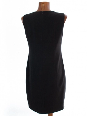 42 Černé dámské pouzdrové šaty Reserved s výšivkou