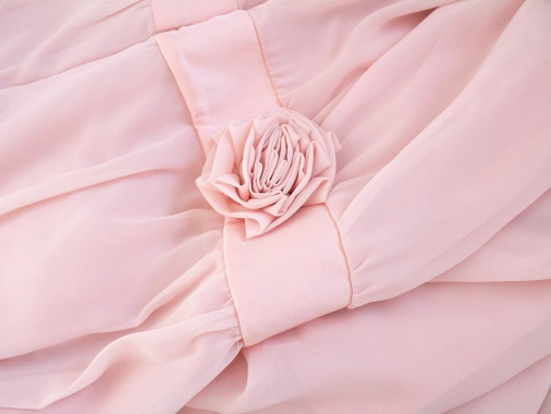 42 Růžové dámské slavnostní večerní plesové šaty