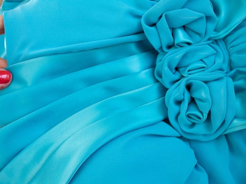 M/L Modré společenské dámské šaty na ramínka