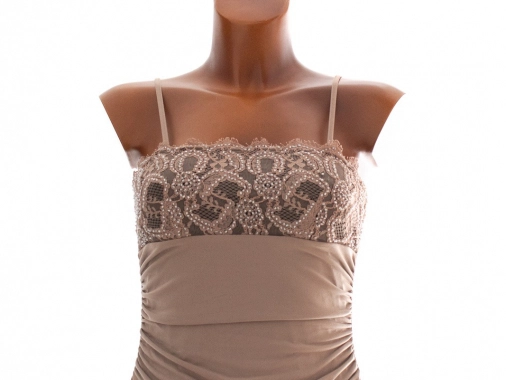 34/XS Luxusní béžové stretch šaty Apart s podšívkou zdobené korálky na prsou