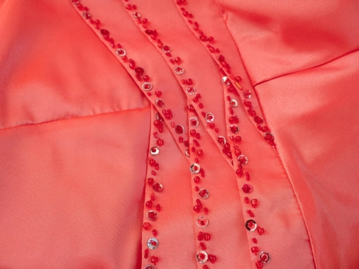 M/L Červenooranžové společenské šaty zdobené