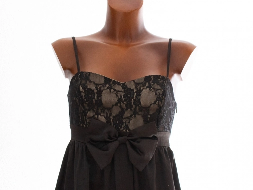 34/XS Saténové černé dámské šaty Orsay s krajkou