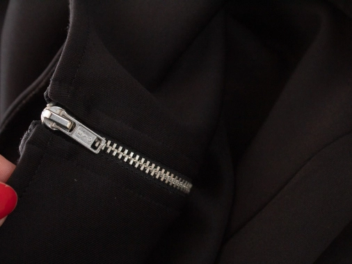 38/M Celoroční neprůhledné dámské šaty H&M na zip