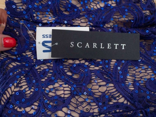 38/M Společenské modré krajkové šaty Scarlett