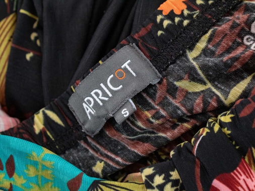 36/S Květinové pružné šaty Apricot bez ramínek