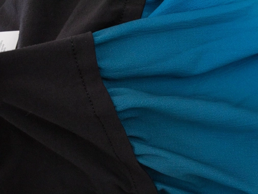 Dámské šaty duhovou modrozelenou maxi sukní