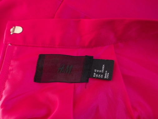 40/42 Nádherná saténová tmavě růžová sukně H&M