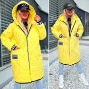 Žlutá prošívaná dámská bunda s kapucí na zip