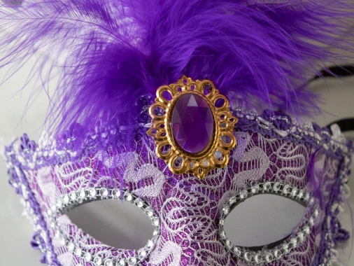Škraboška maska na obličej fialová maškaráda