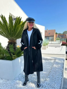 Černý smyčkový dámský kabát s pletenými rukávy