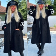 Černý smyčkový dámský kabát s pletenými rukávy