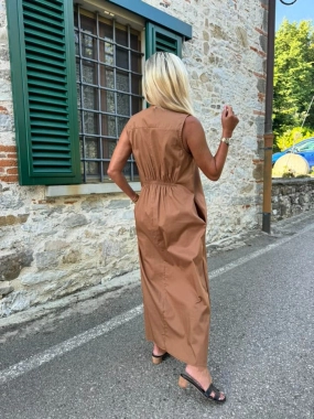 M/L Elegantní světle mahagonové šaty Chantilly