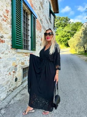 Dlouhé dámské boho šaty s krajkou Nela černé