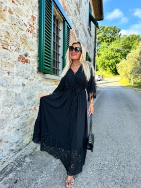 Dlouhé dámské boho šaty s krajkou Nela černé