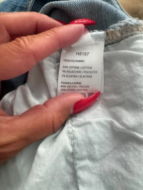 XL Luxusní dámské kraťasy jeans lebka s flitry