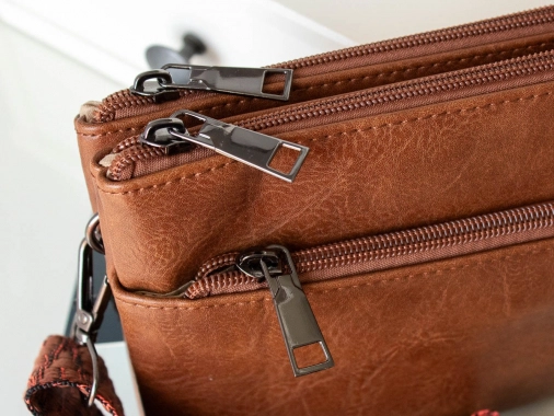 Nová dámská hnědá crossbody kabelka na rameno