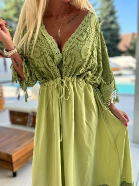 Dlouhé dámské boho šaty s krajkou Nela zelené