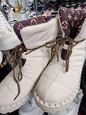 41 Dámské zimní boty sněhule s kožíškem krémové