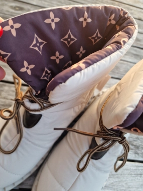 41 Dámské zimní boty sněhule s kožíškem krémové