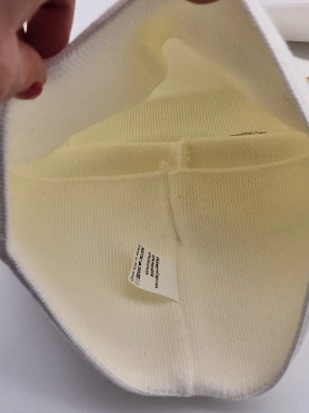 Dámská kašmírová smetanová čepice s broží oversize