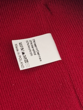 Dámská kašmírová červená čepice s broží oversize
