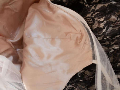M/L Luxusní krajkové společenské dámské šaty