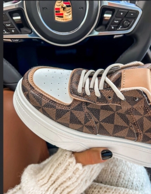 36 Dámské stylové moderní botasky hnědé se vzorem