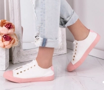 39 Dámské krémovo-růžové látkové tenisky