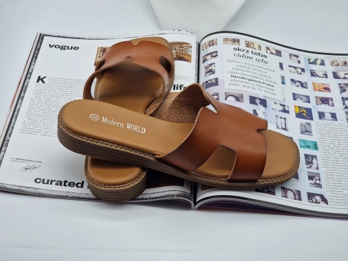 38 Dámské stylové moderní pantofle Locanto