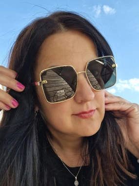 Kvalitní kovové černé sluneční brýle Miu zelenozlaté