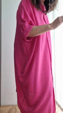 Dámské šaty na propínání oversize Thea tmavě růžové