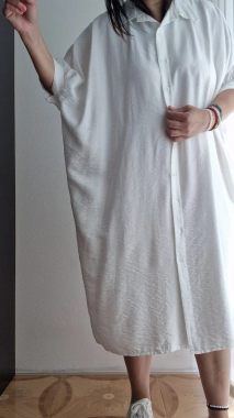 Dámské šaty na propínání oversize Thea bílá