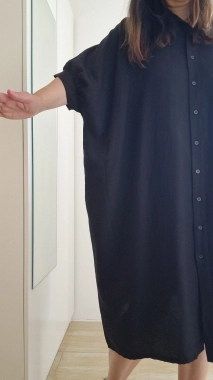 Dámské šaty na propínání oversize Thea černá