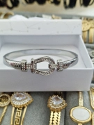 Luxusní dámský pevný náramek zirkony spona stříbrný