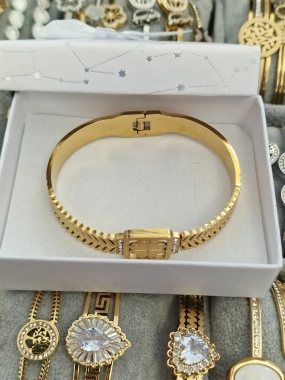 Luxusní dámský pevný náramek čtyřlístek zlatá barva