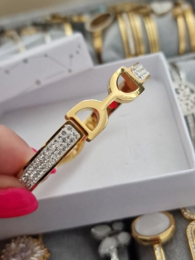 Dámský pevný náramek D se zirkony