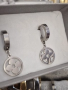 A83 Dámské náušnice Sofia stříbrná barva