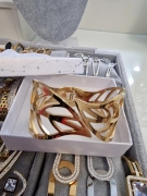 1 Luxusní náramek listy pozlacená chirurgická ocel