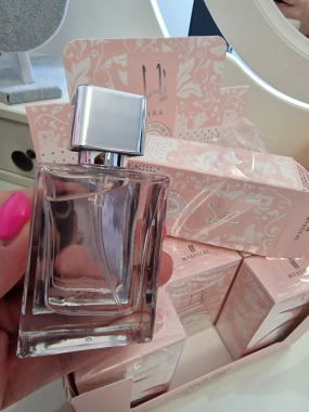 Lattafa Yara parfémovaná toaletní voda 30ml dárkové balení