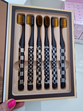 Luxusni dárková sada kartáčků na zuby