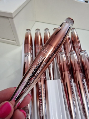 Řasenka černá Density & Volume