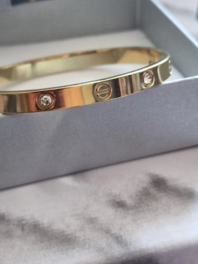 26 Luxusní pevný náramek Lorra chirurgická ocel