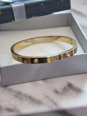 26 Luxusní pevný náramek Lorra chirurgická ocel