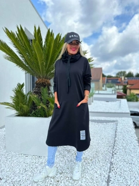 Černá dámská maxi mikina s rolákem u krku