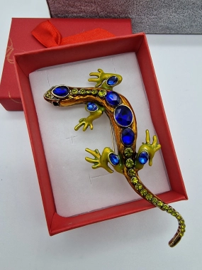 Brož ještěrka zdobená zirkony