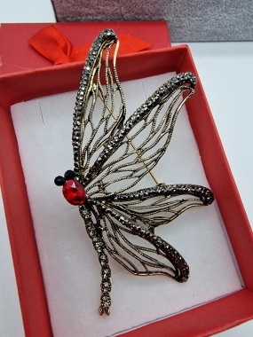 Luxusní brož velká vážka červený kamínek