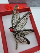 Luxusní brož velká vážka červený kamínek